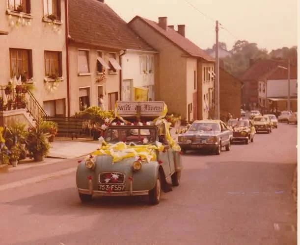 Cortège automobile pour la consécration de l’abbé Jean-Marie — 1973