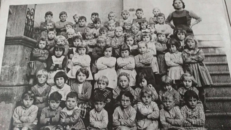 Classe maternelle de Diebling — vers 1959