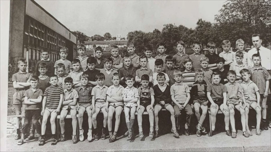 Classe de CE1, CE2 et CM1 — année scolaire 1963–1964