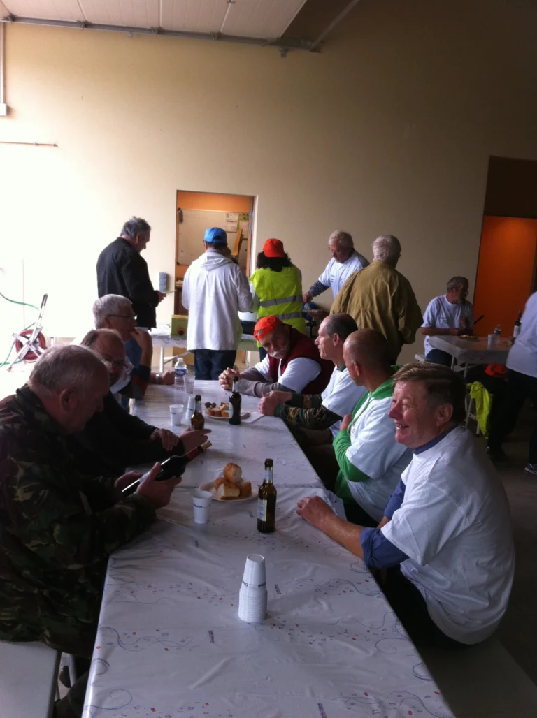 Une partie de l&rsquo;équipe au repas