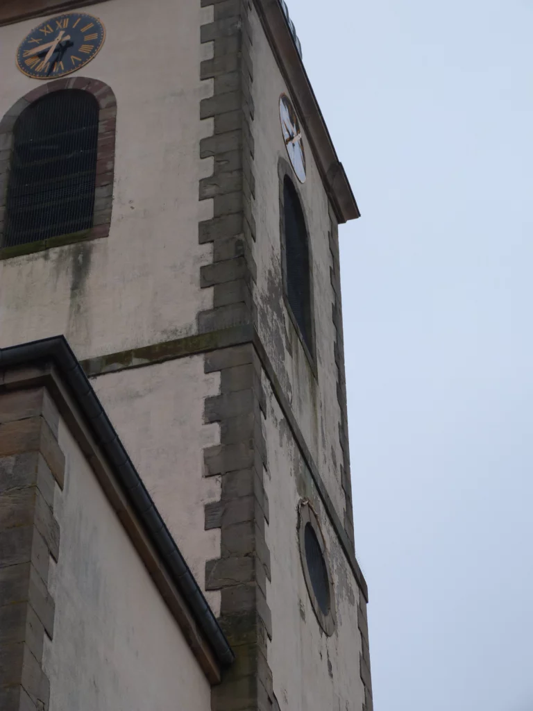 Février 2016 : l’église Saint-Wendelin avant la réfection de son crépi