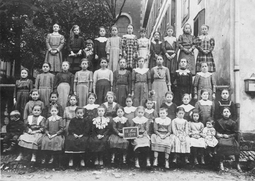 Habitants de Diebling réunis en 1914 — personnes à identifier